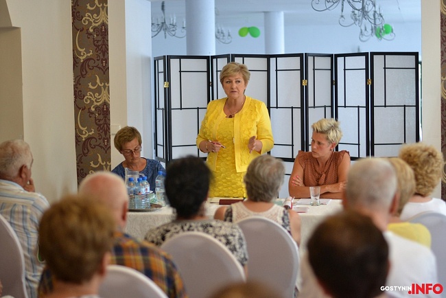 Elżbieta Lanc na spotkaniu z seniorami w Gostyninie